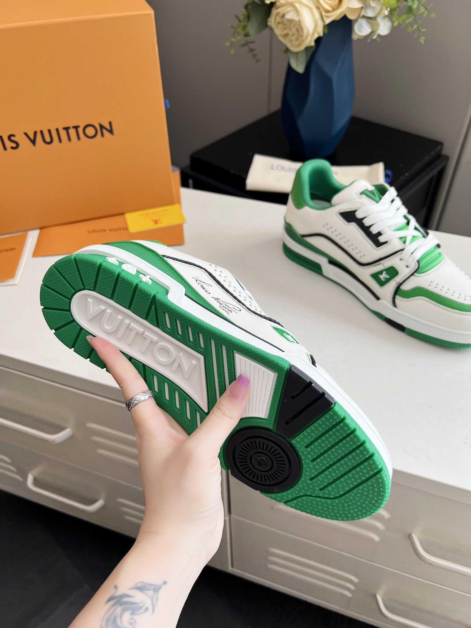 Lv Sneakers-71