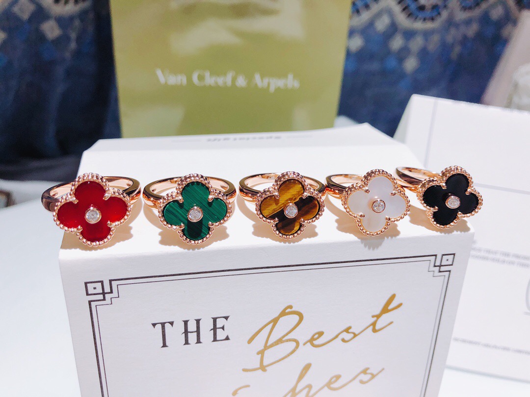 Van Cleef & Arpels ring-75