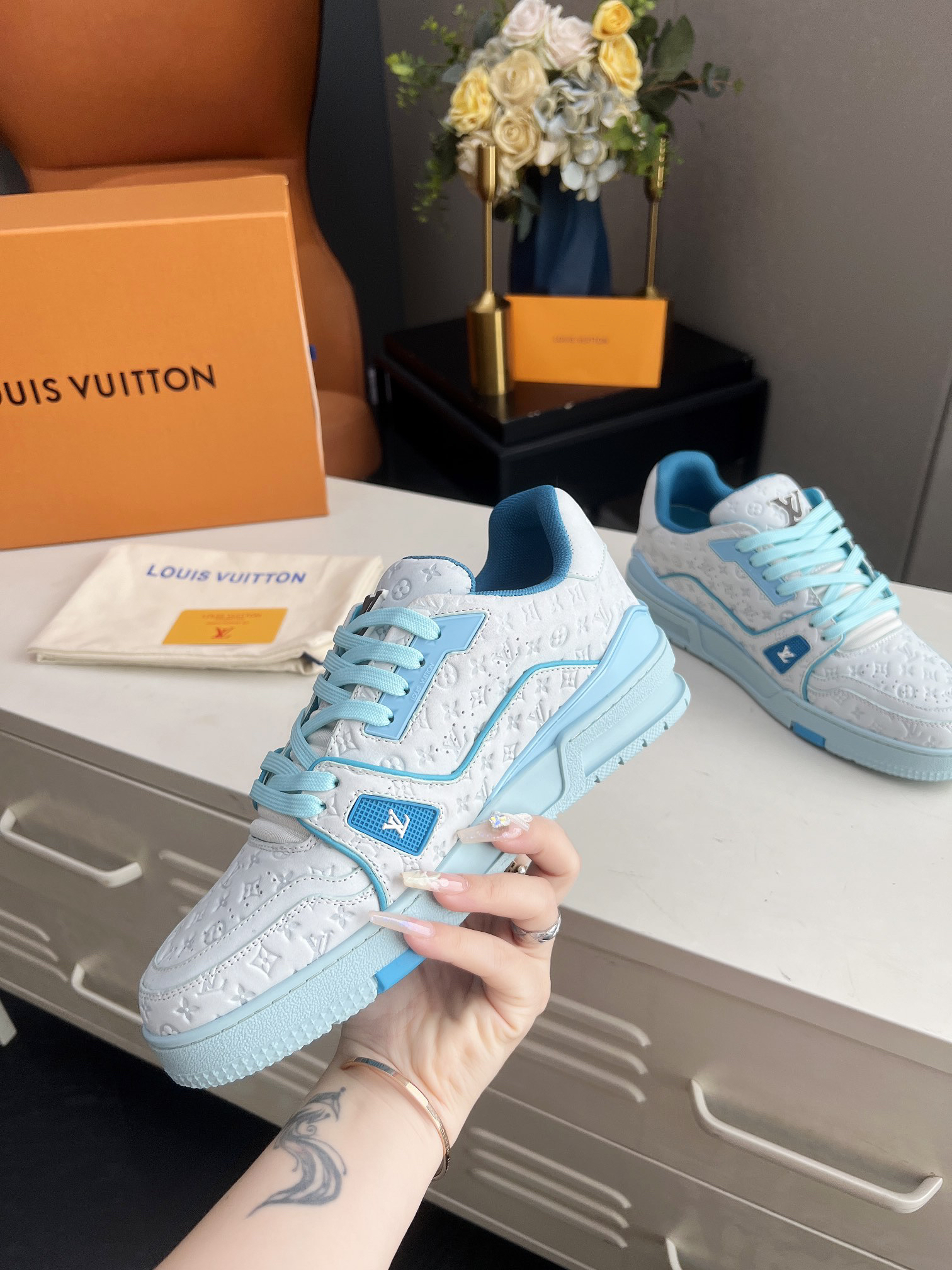Lv Sneakers-56