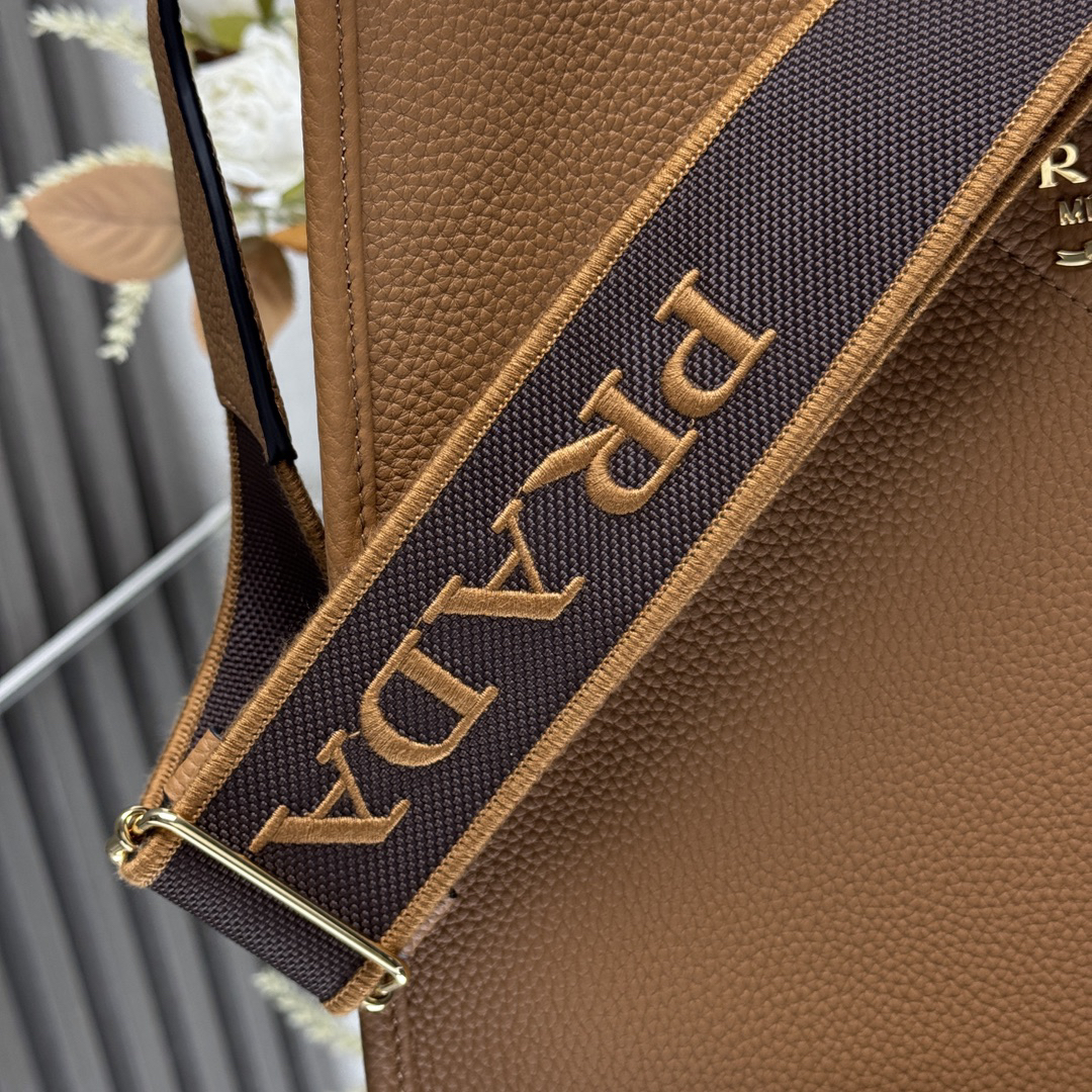 Prada Hot New Product-301