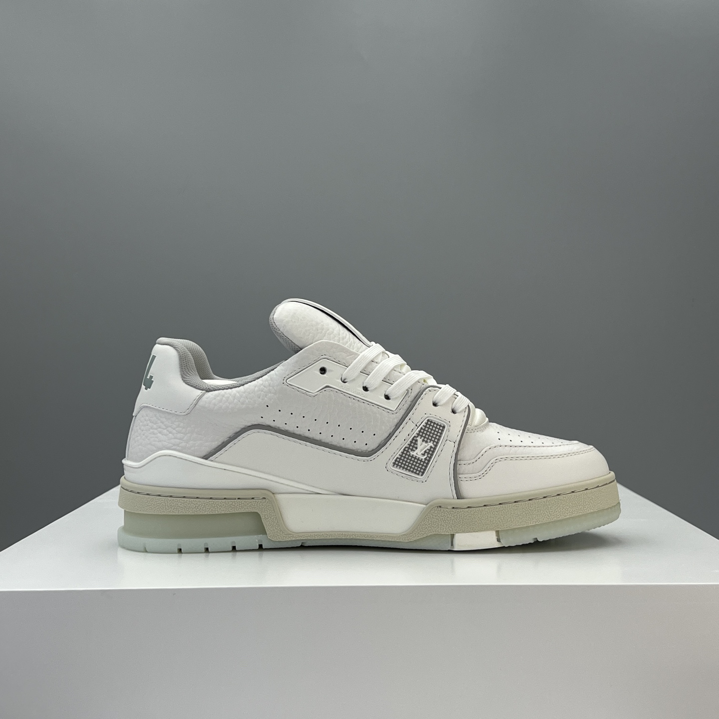 Lv Sneakers-136