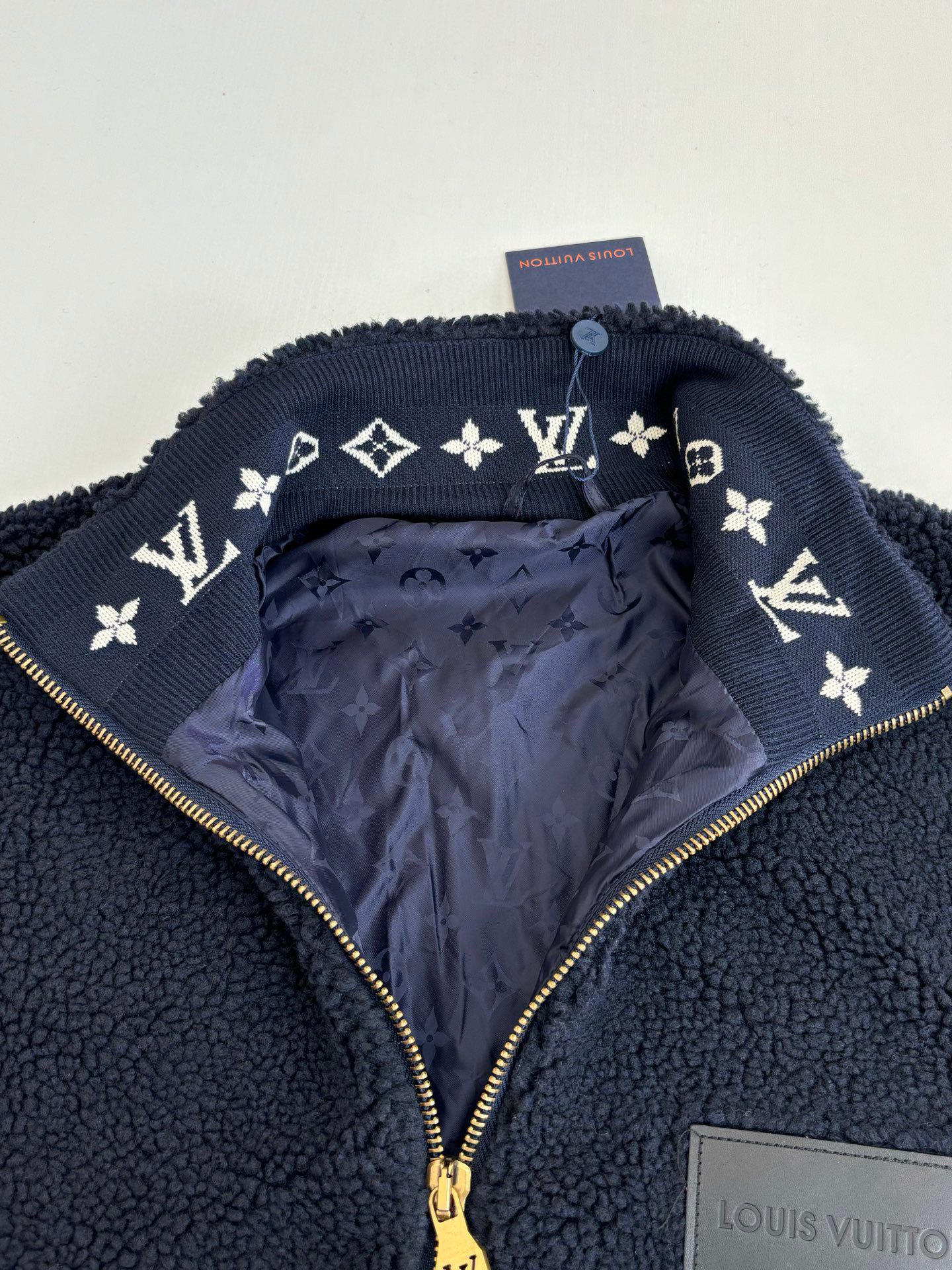 LV Clothing-298
