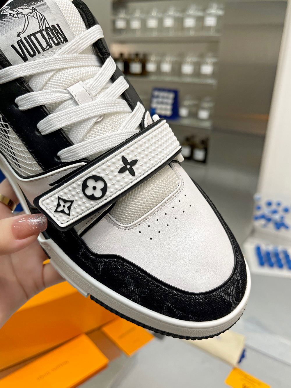Lv Sneakers-158
