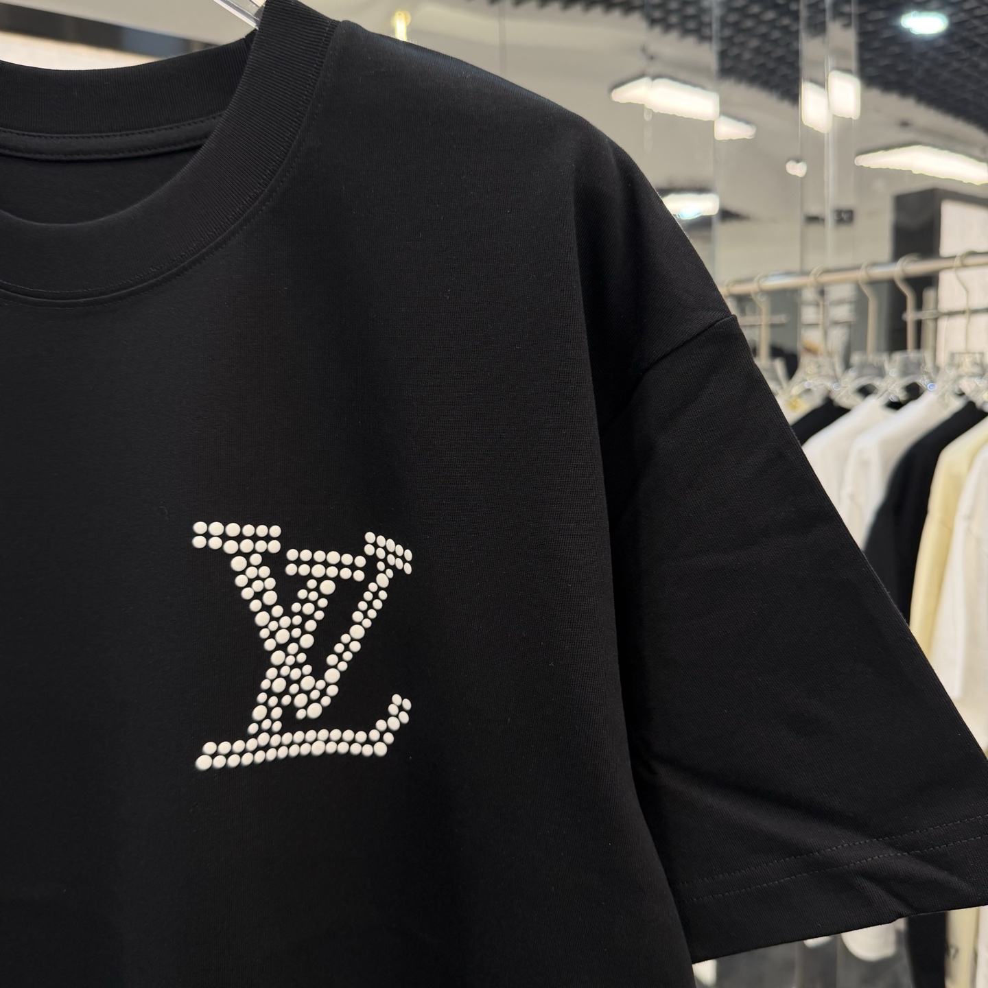 LV clothing-162