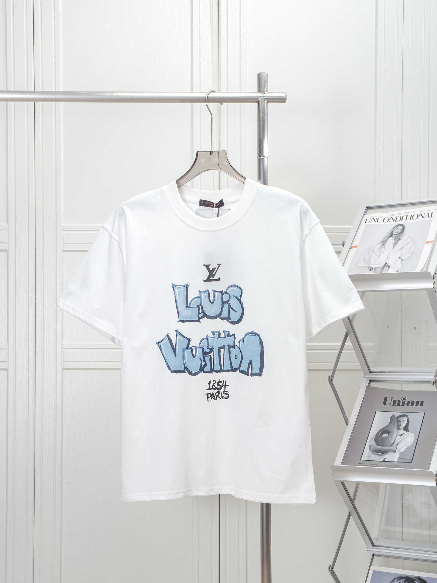 LV clothing-109