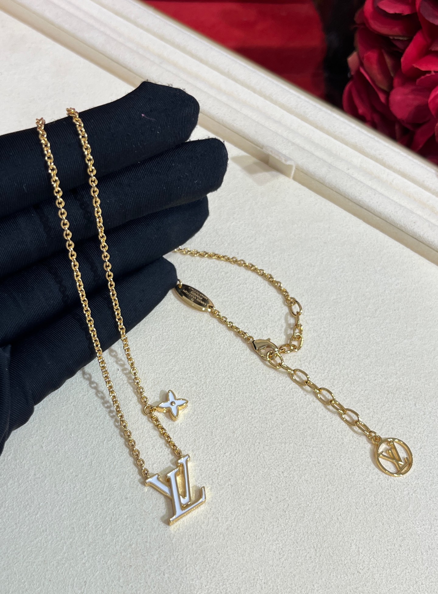 LV necklace-34