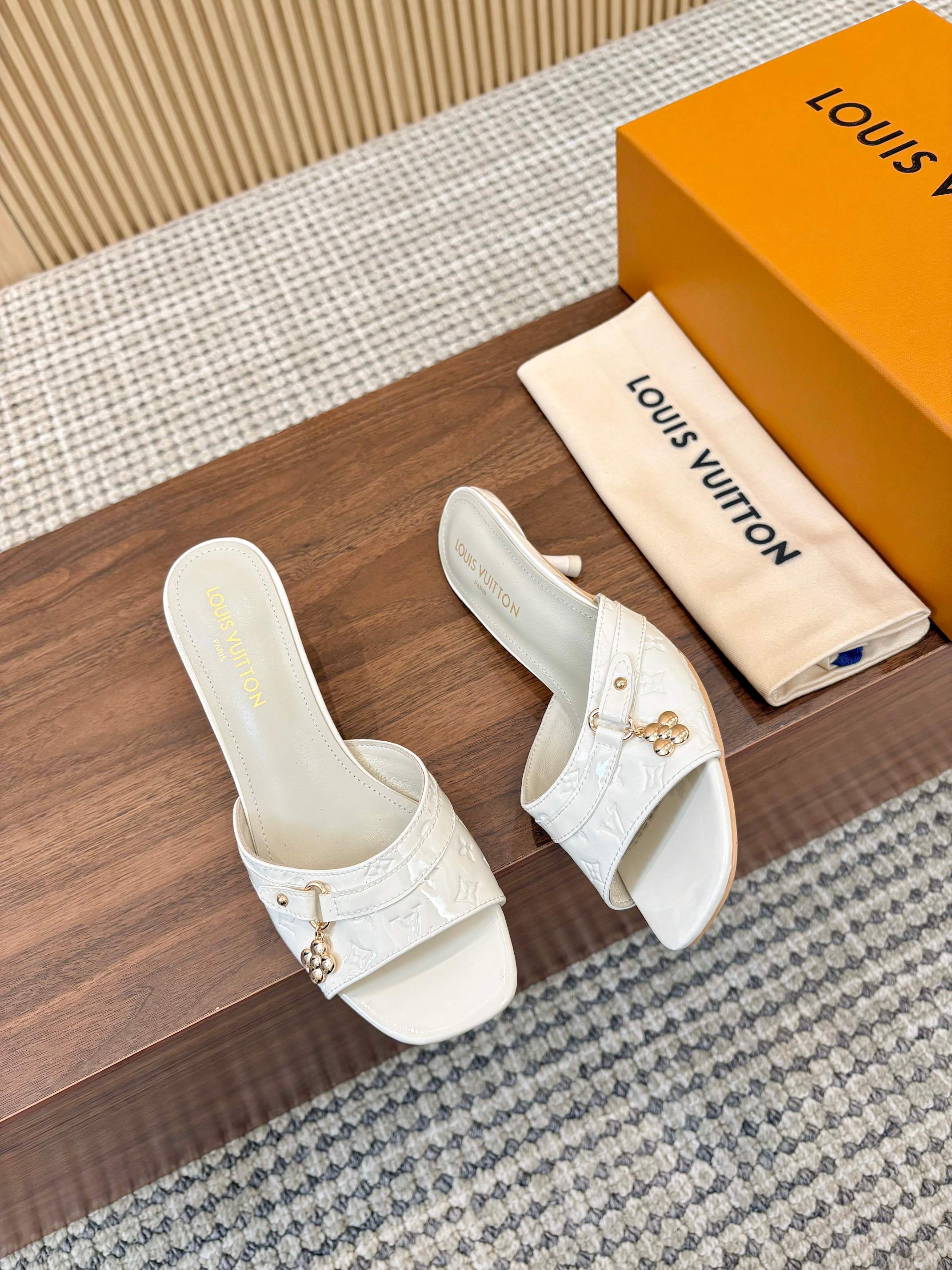 LV Summer footwear
