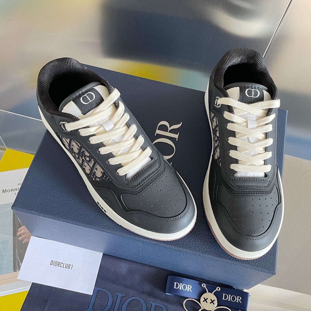 Dior Sneakers-33