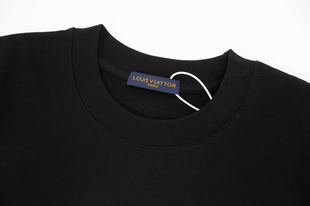 LV clothing-179