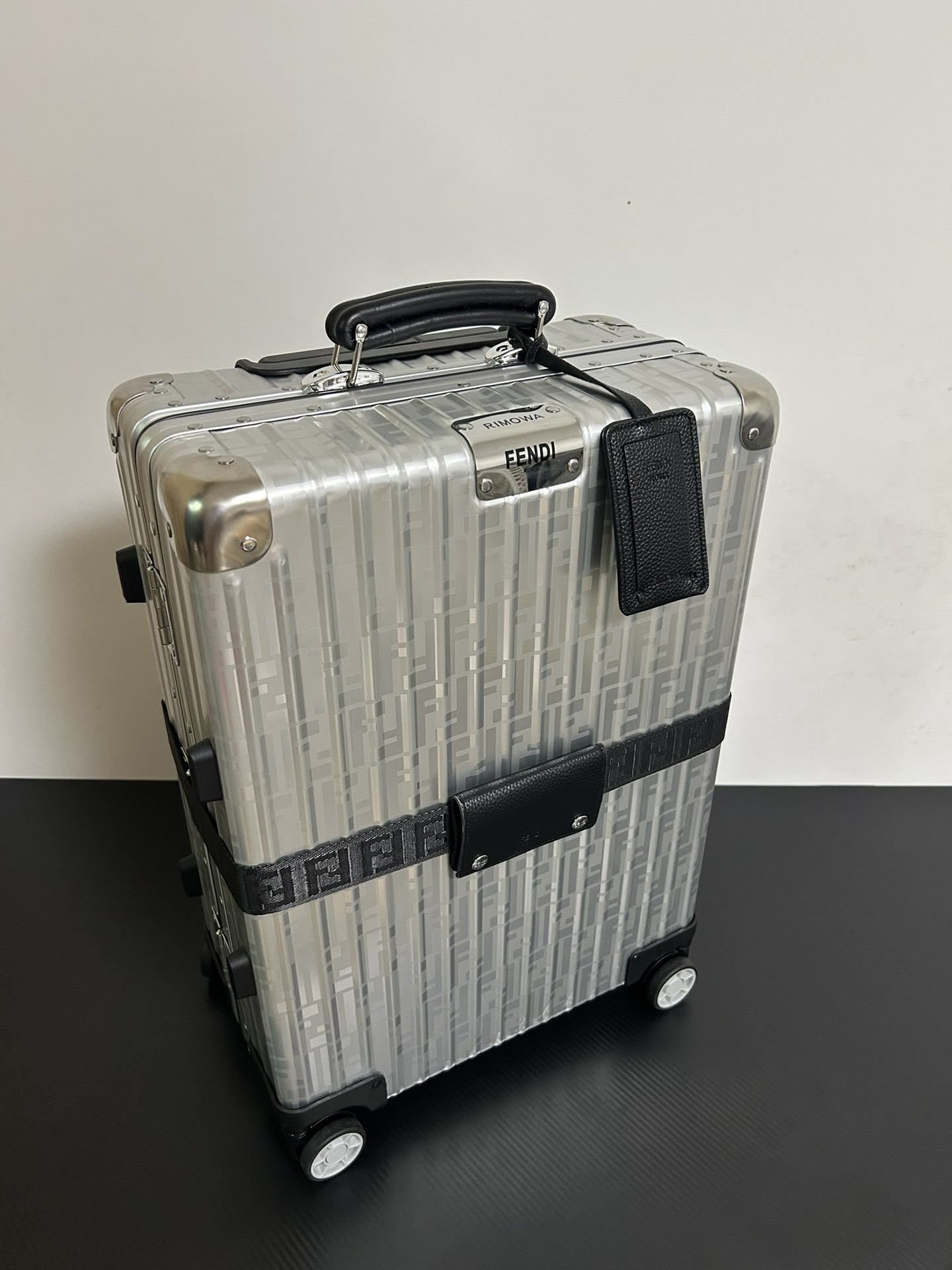 Fendi luggage-8