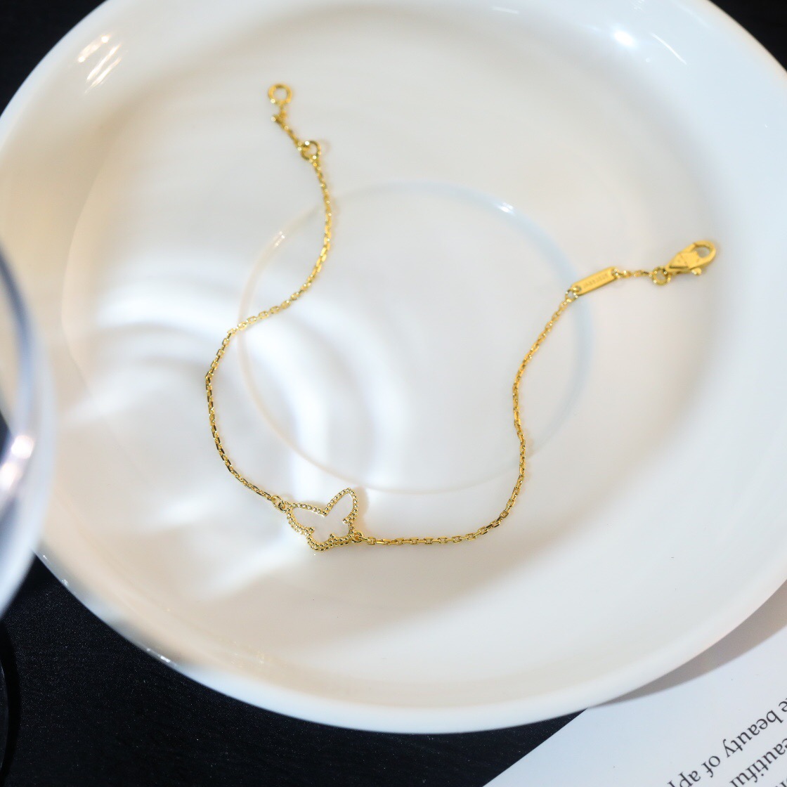 Van Cleef & Arpels Bracelet-51