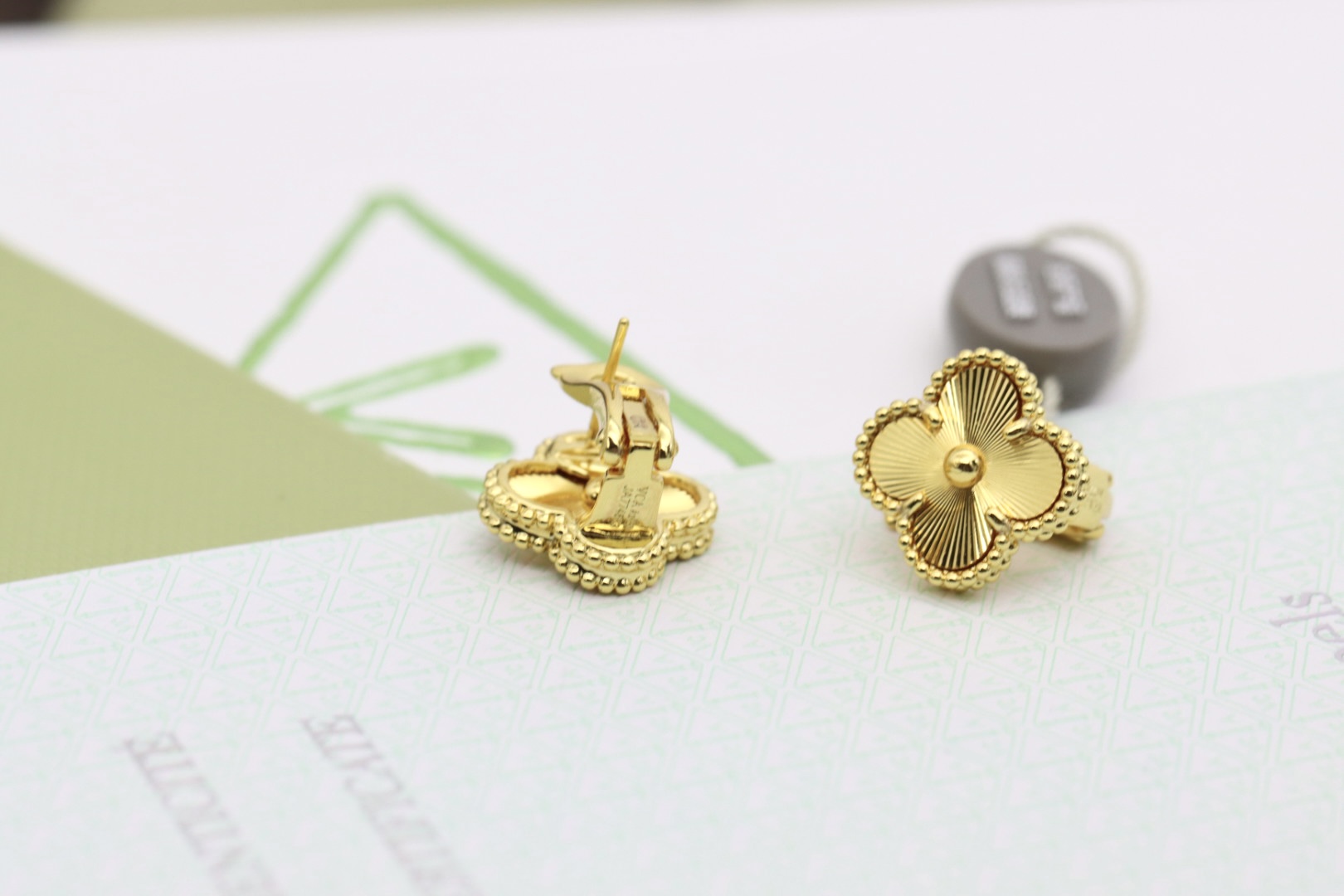 Van Cleef & Arpels earring-17