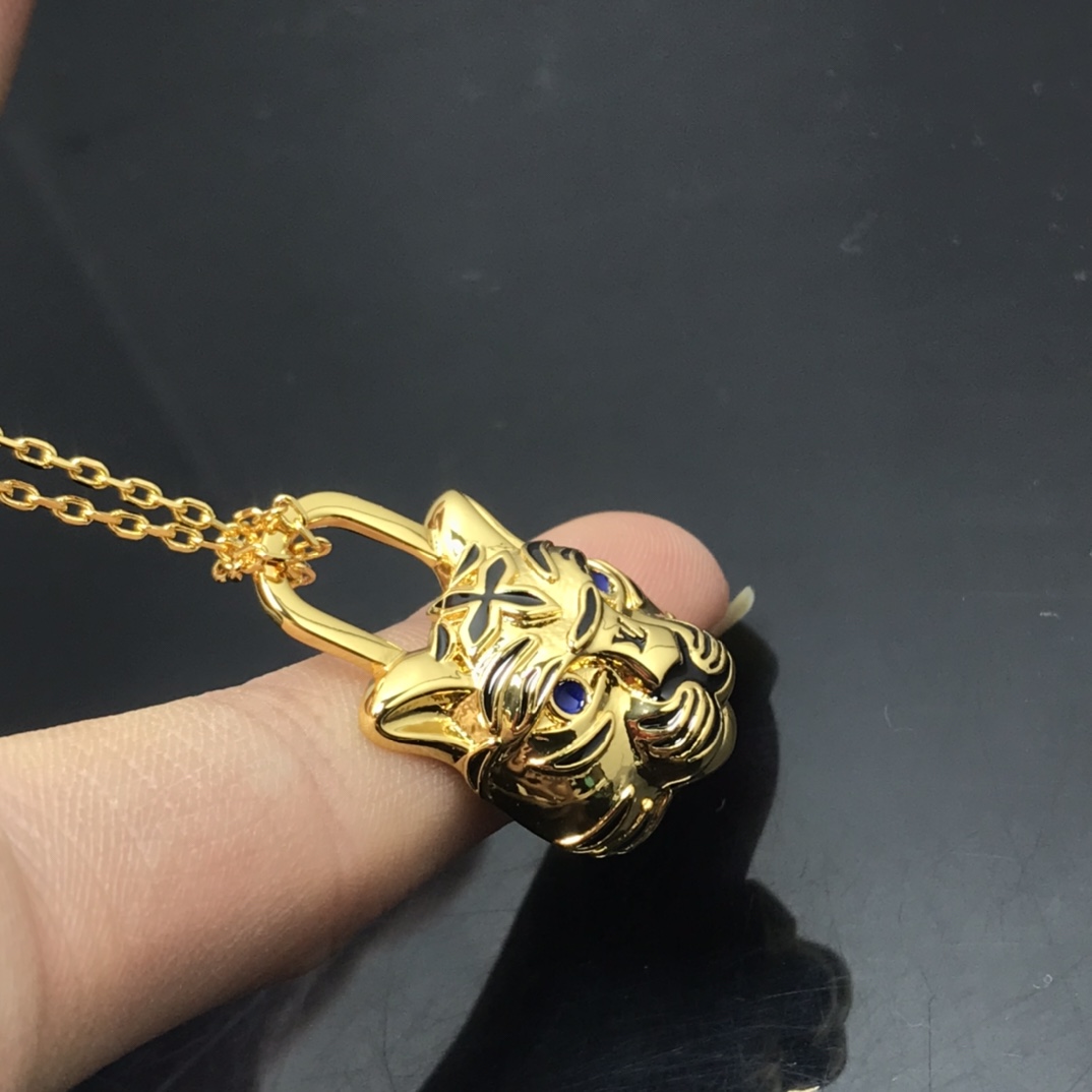 LV necklace-23