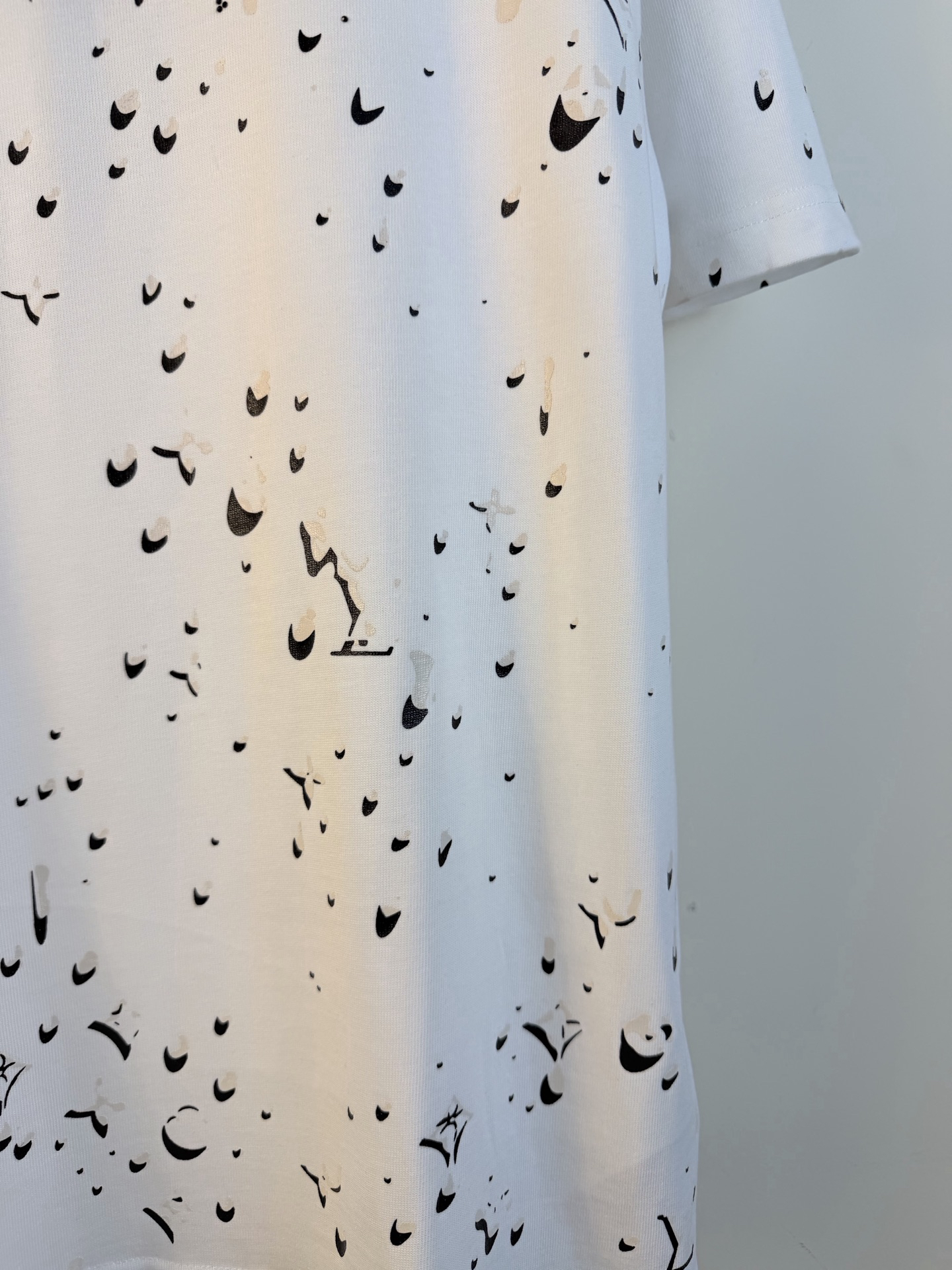 LV clothing-56