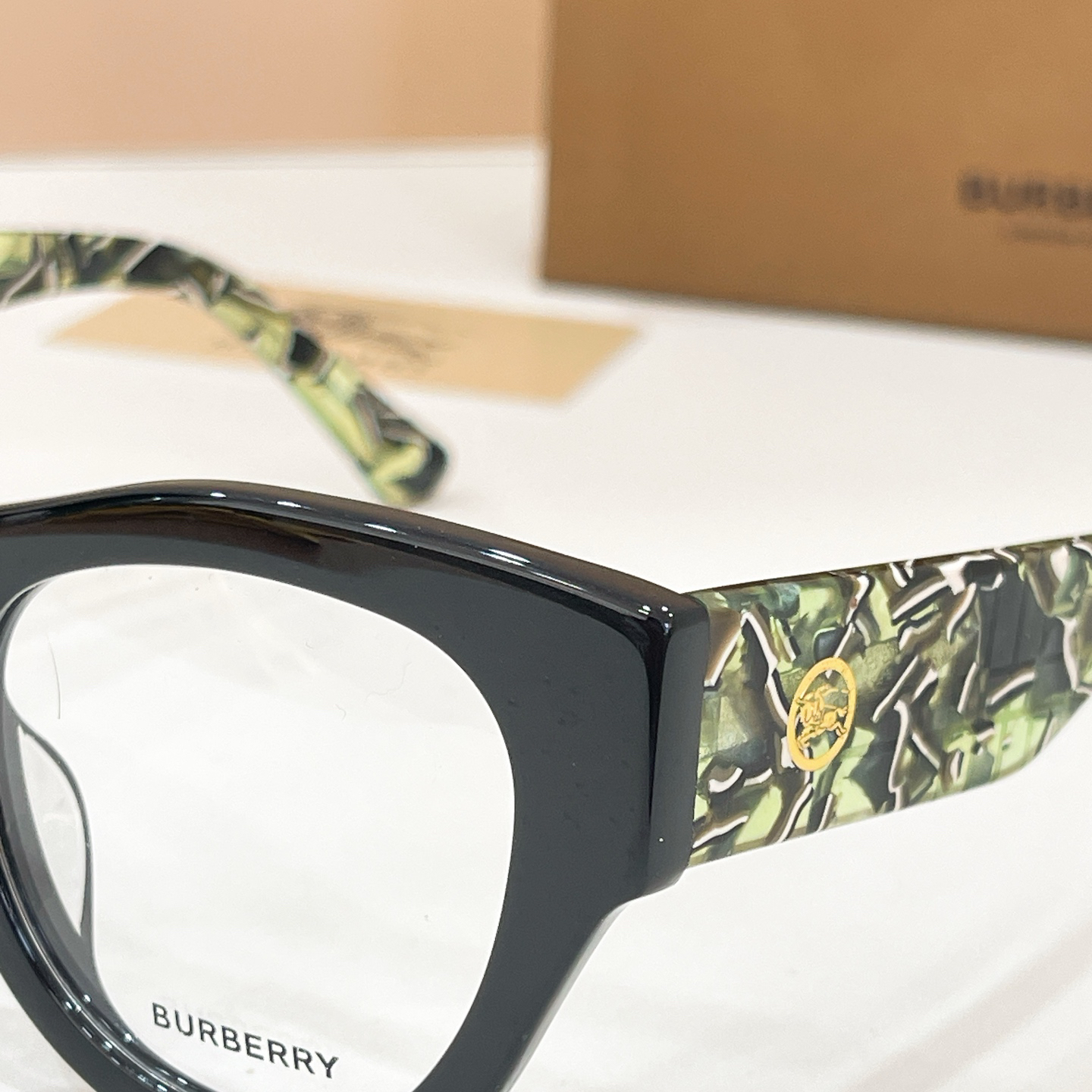Burberry glasses-15