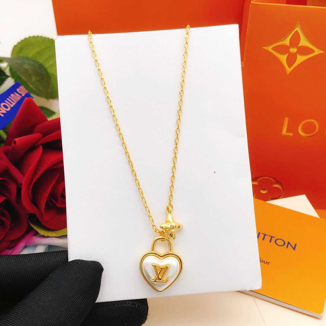 LV necklace-70