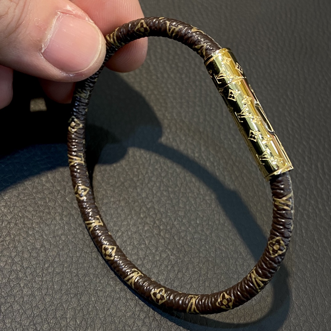 LV Bracelet-80