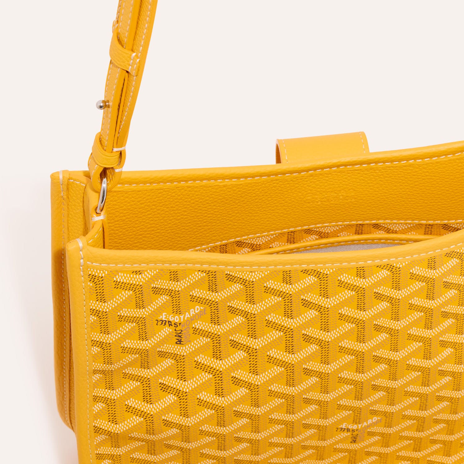 Musette bag