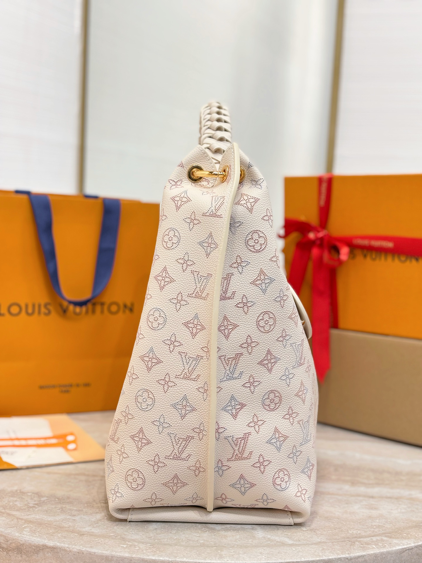 Louis Vuitton Hot New Product-179