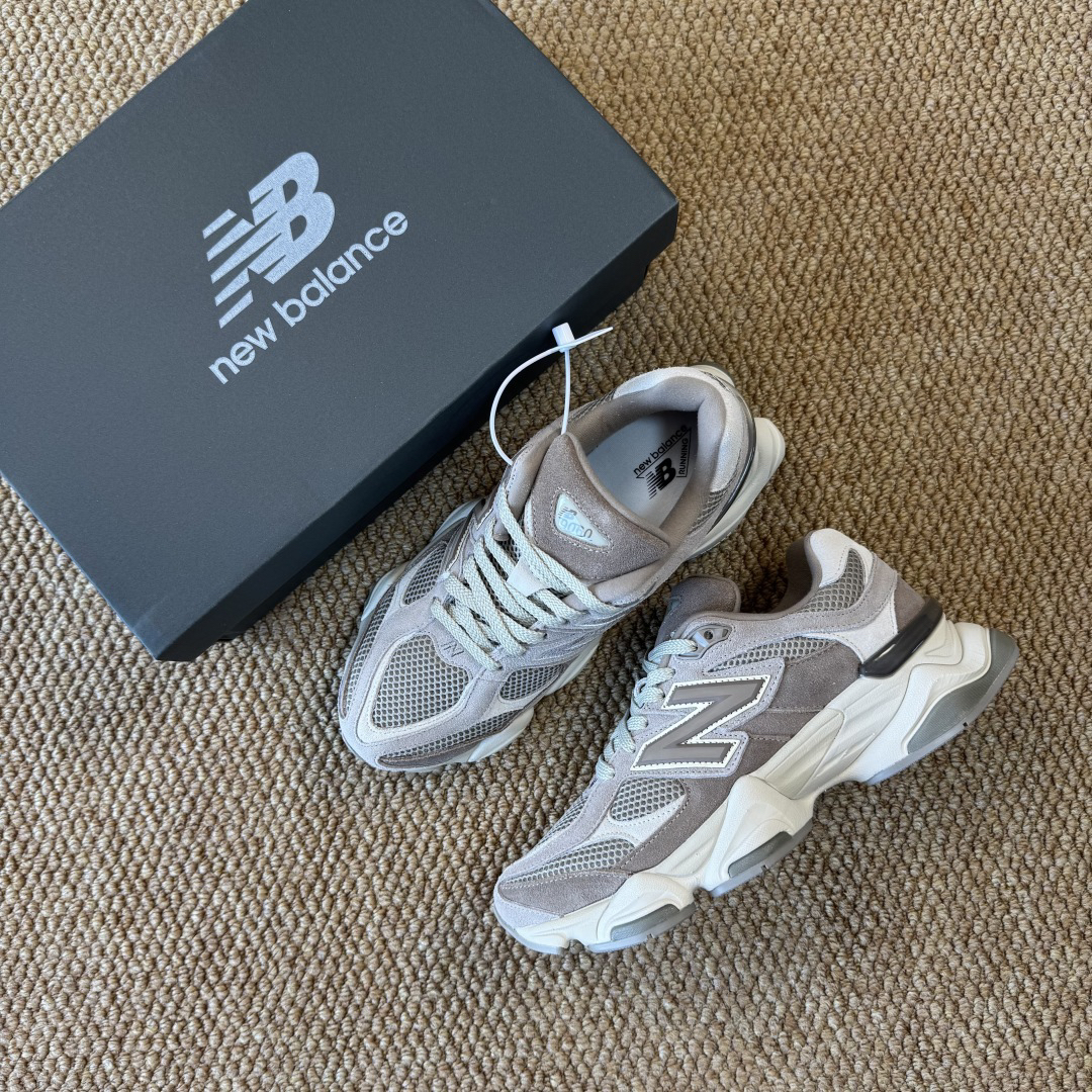 New Balance Sneakers-230