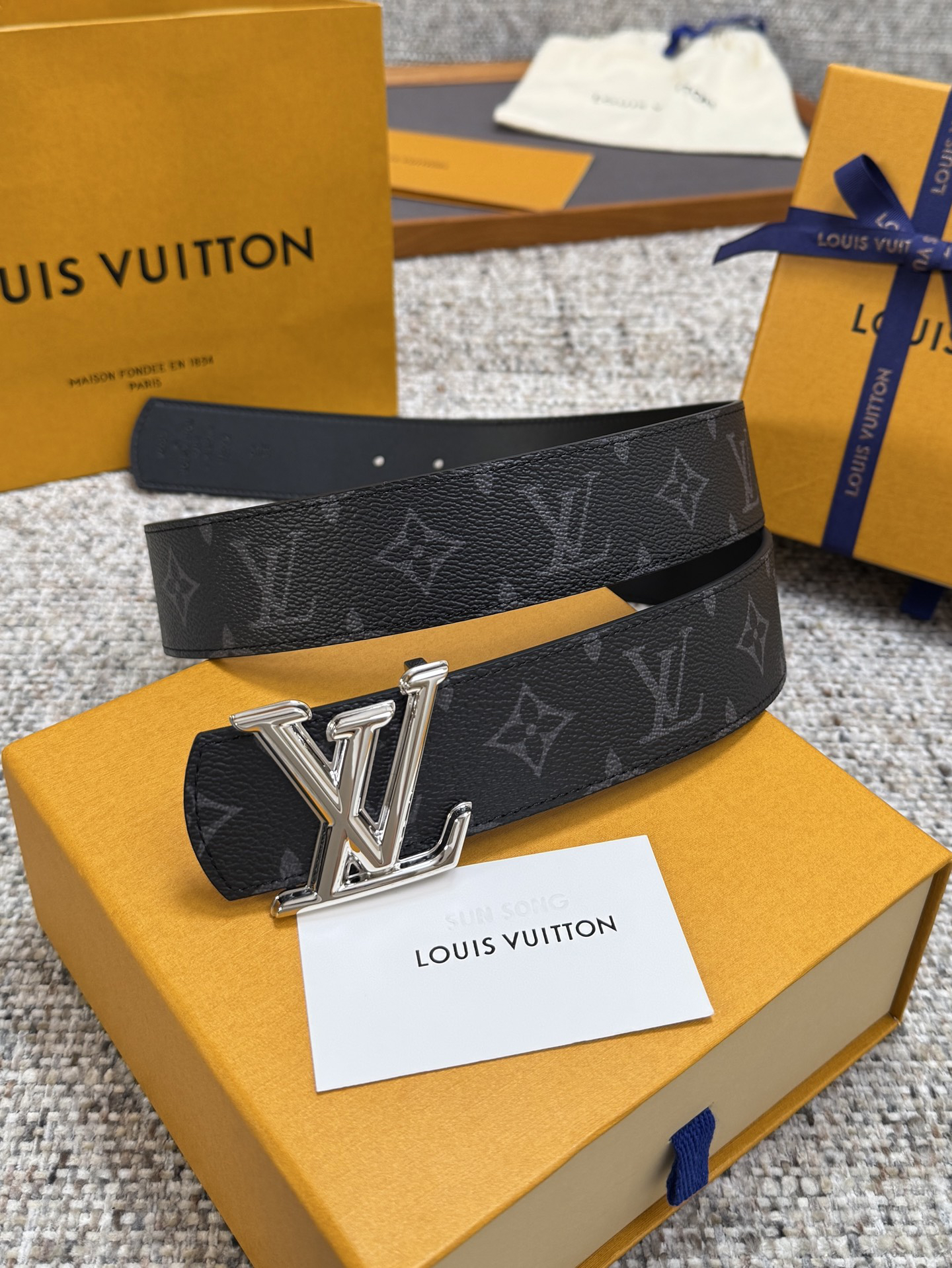 Lv belt-43
