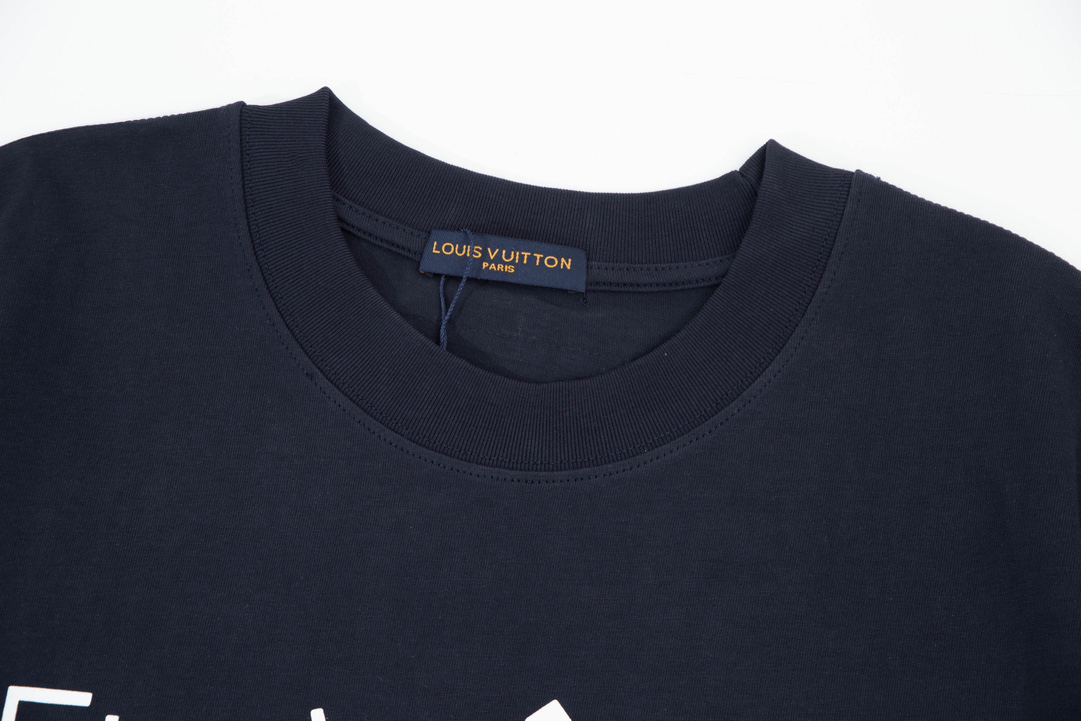 LV clothing-58