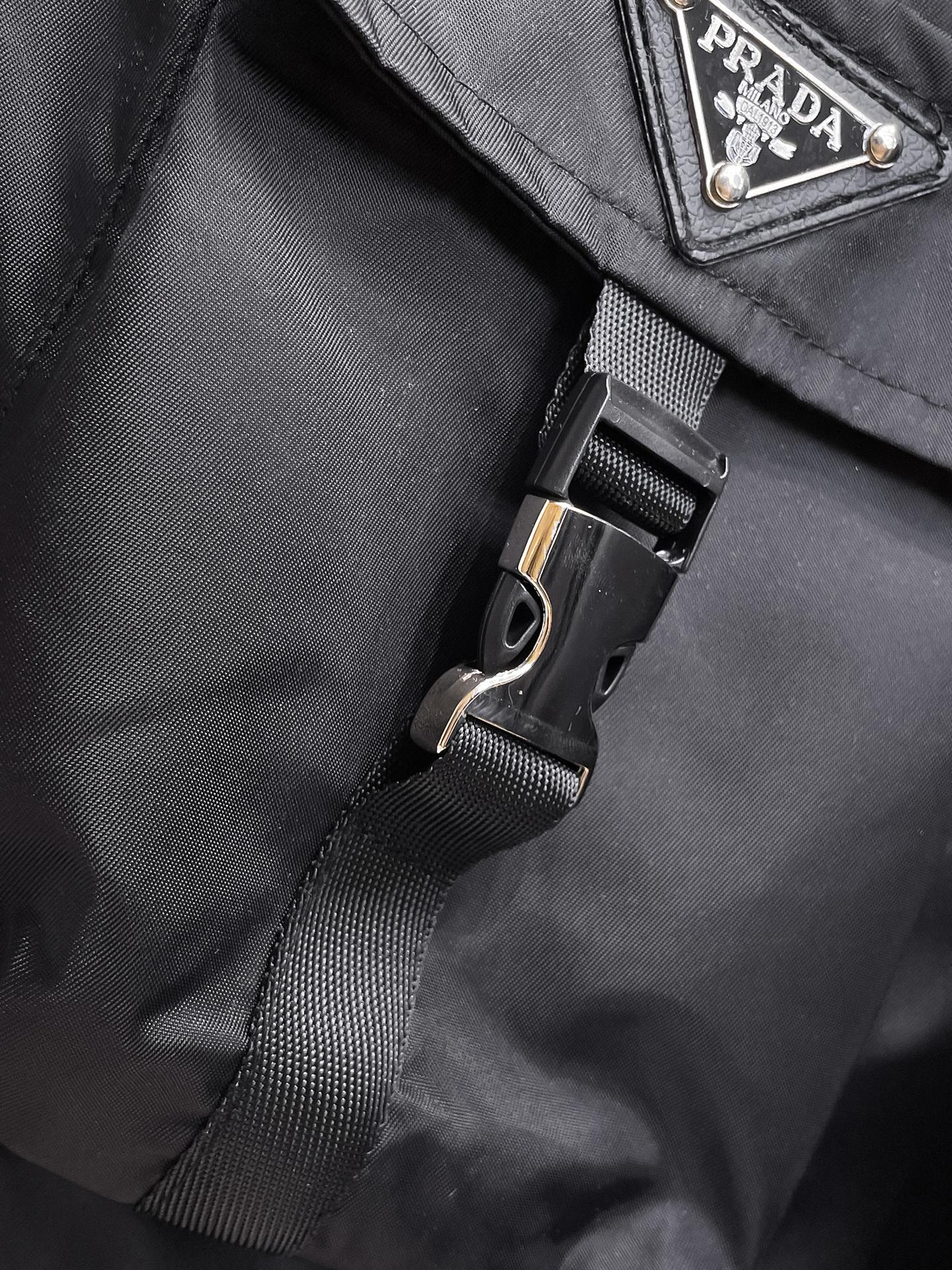 Prada Clothing-112