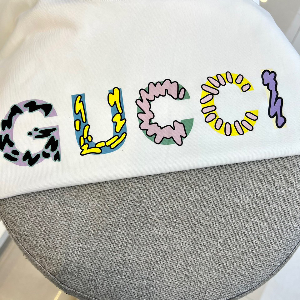 Gucci clothing-273