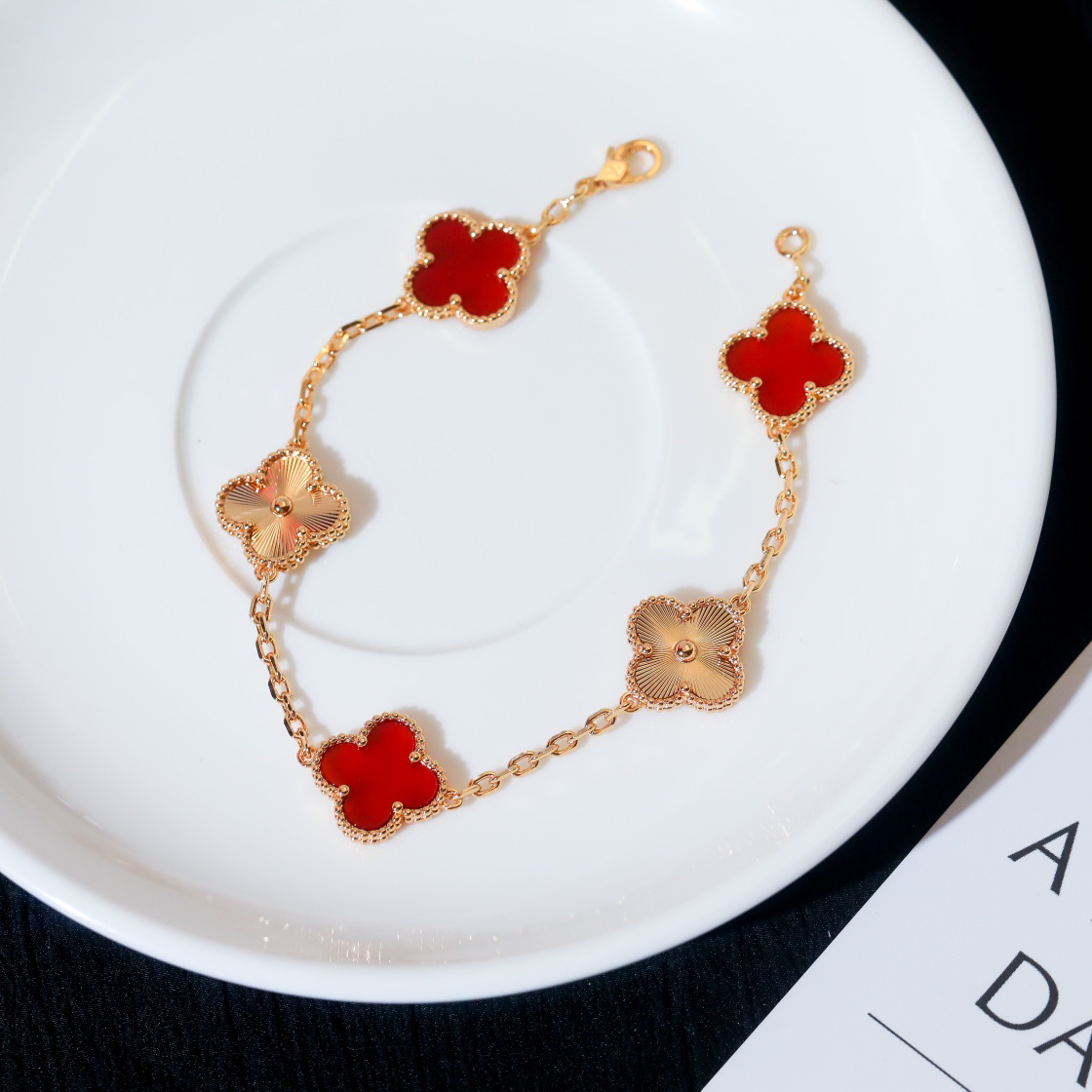 Van Cleef & Arpels Bracelet-70