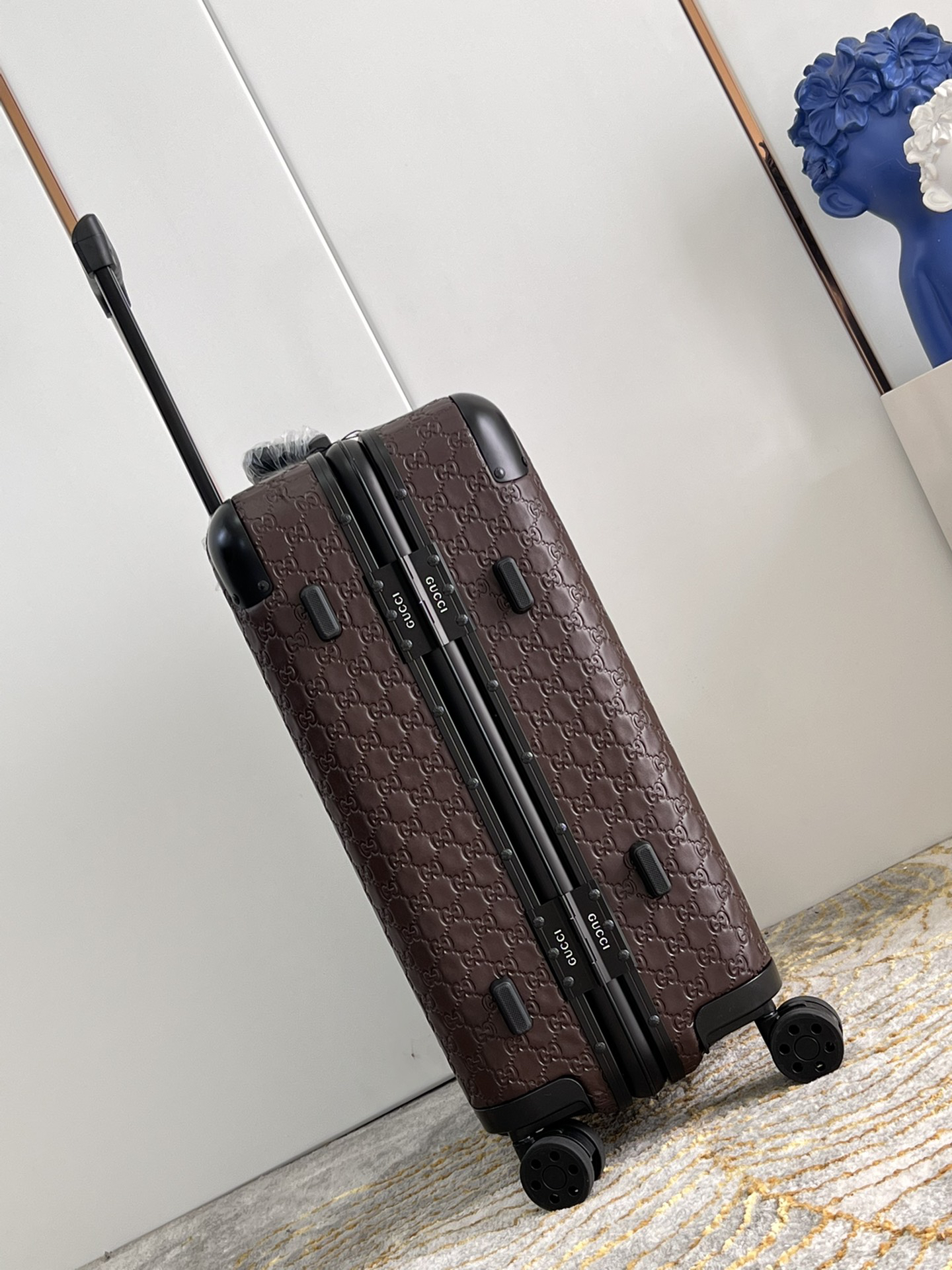 Gucci luggage-18