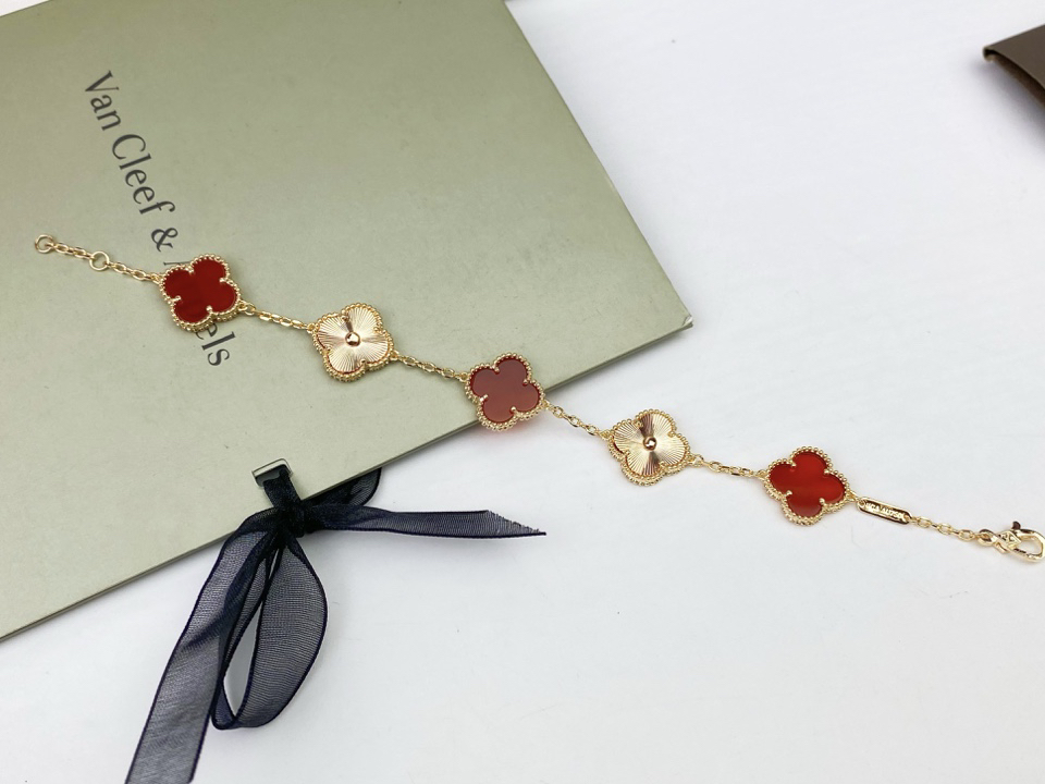 Van Cleef & Arpels Bracelet-61
