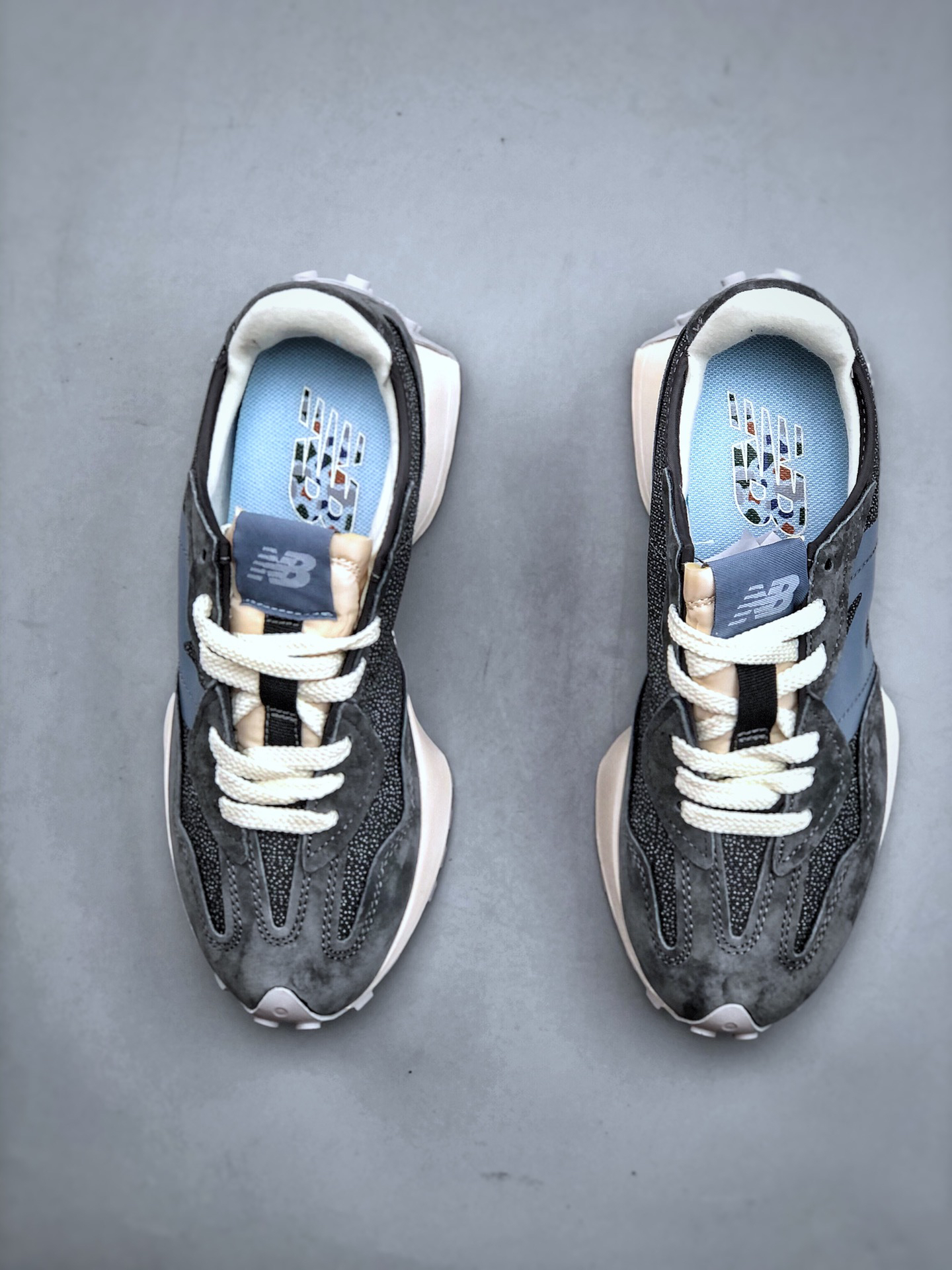 New Balance Sneakers-324