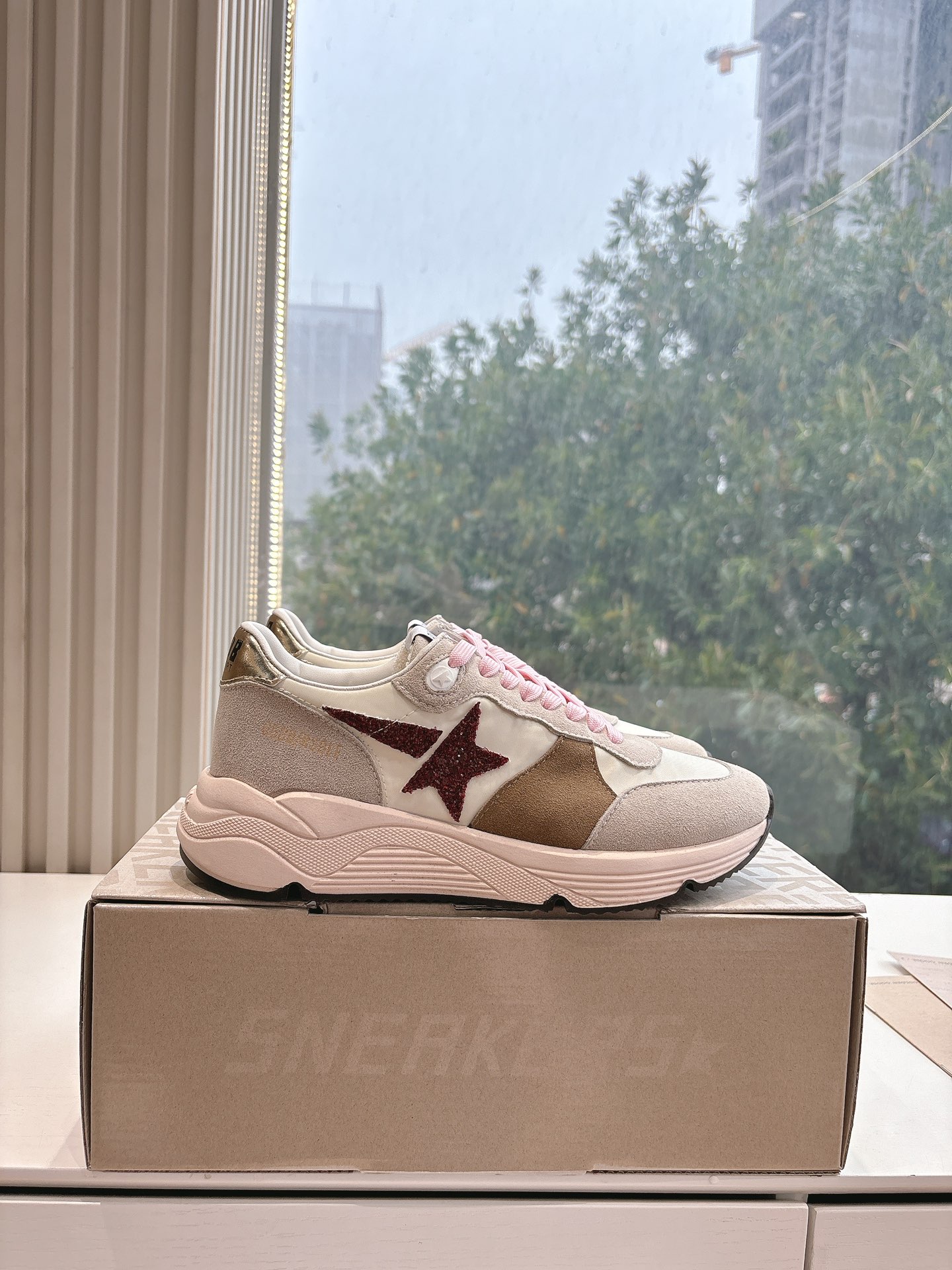 Golden Goose Sneakers-10