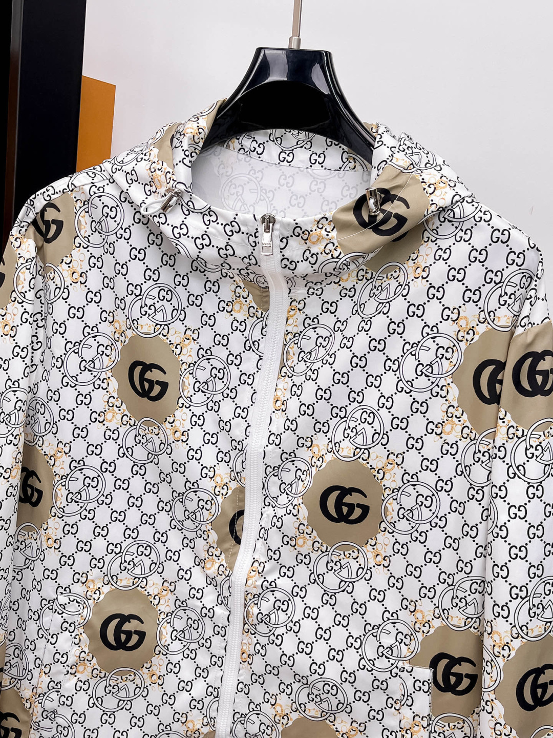 Gucci Clothing-322