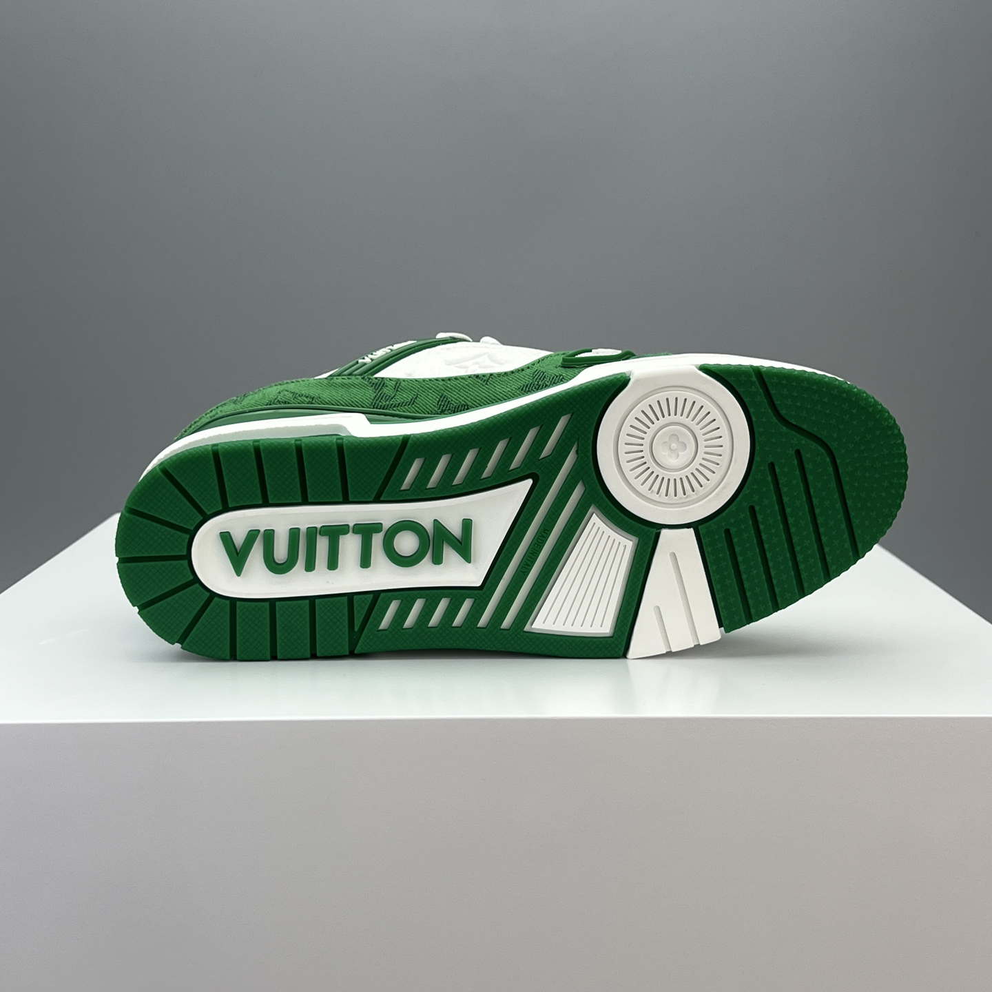 Lv Sneakers-134