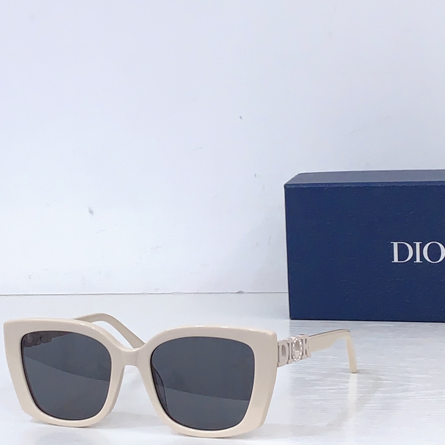 Dior glasses-37