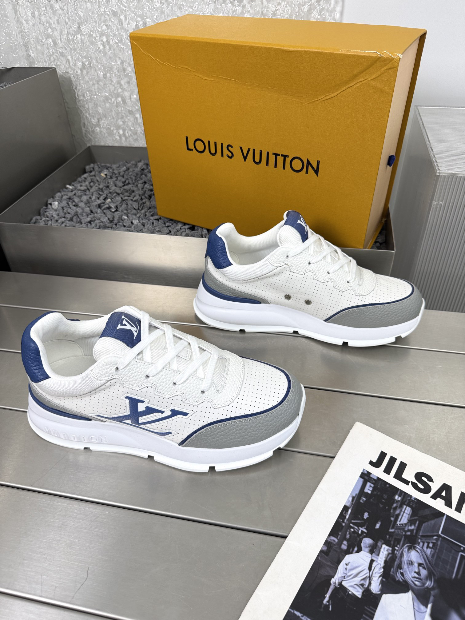 Lv Sneakers-159