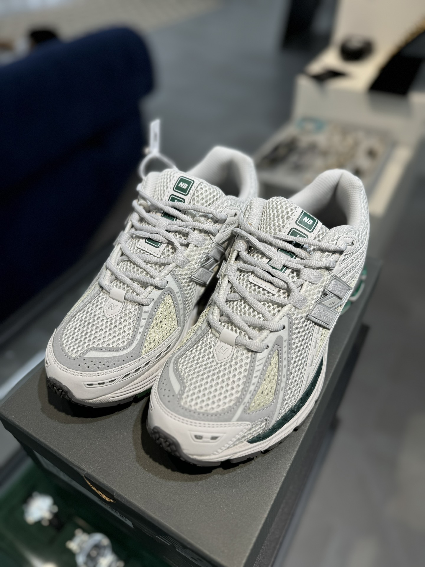 New Balance Sneakers-220