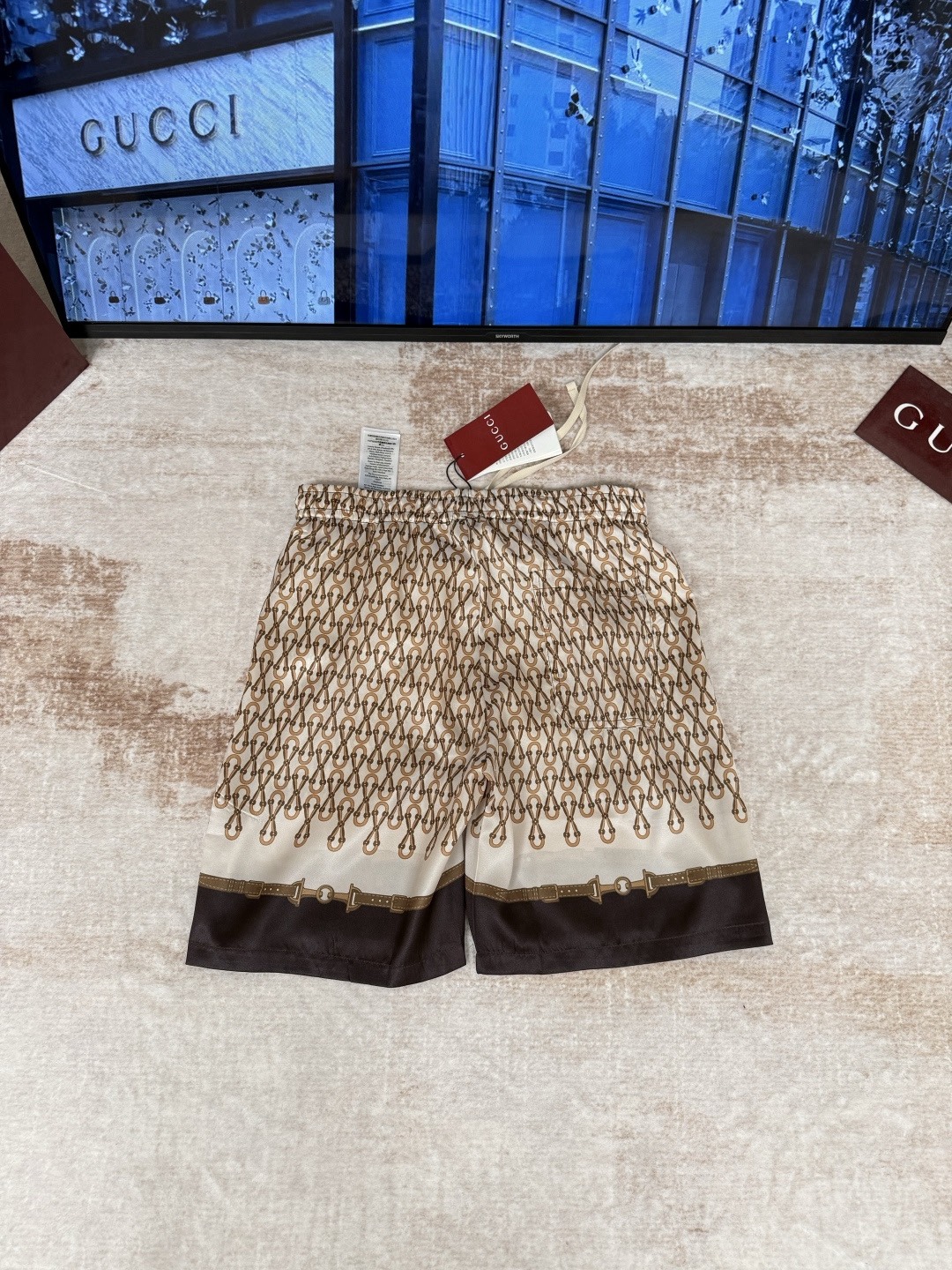 Gucci clothing-10