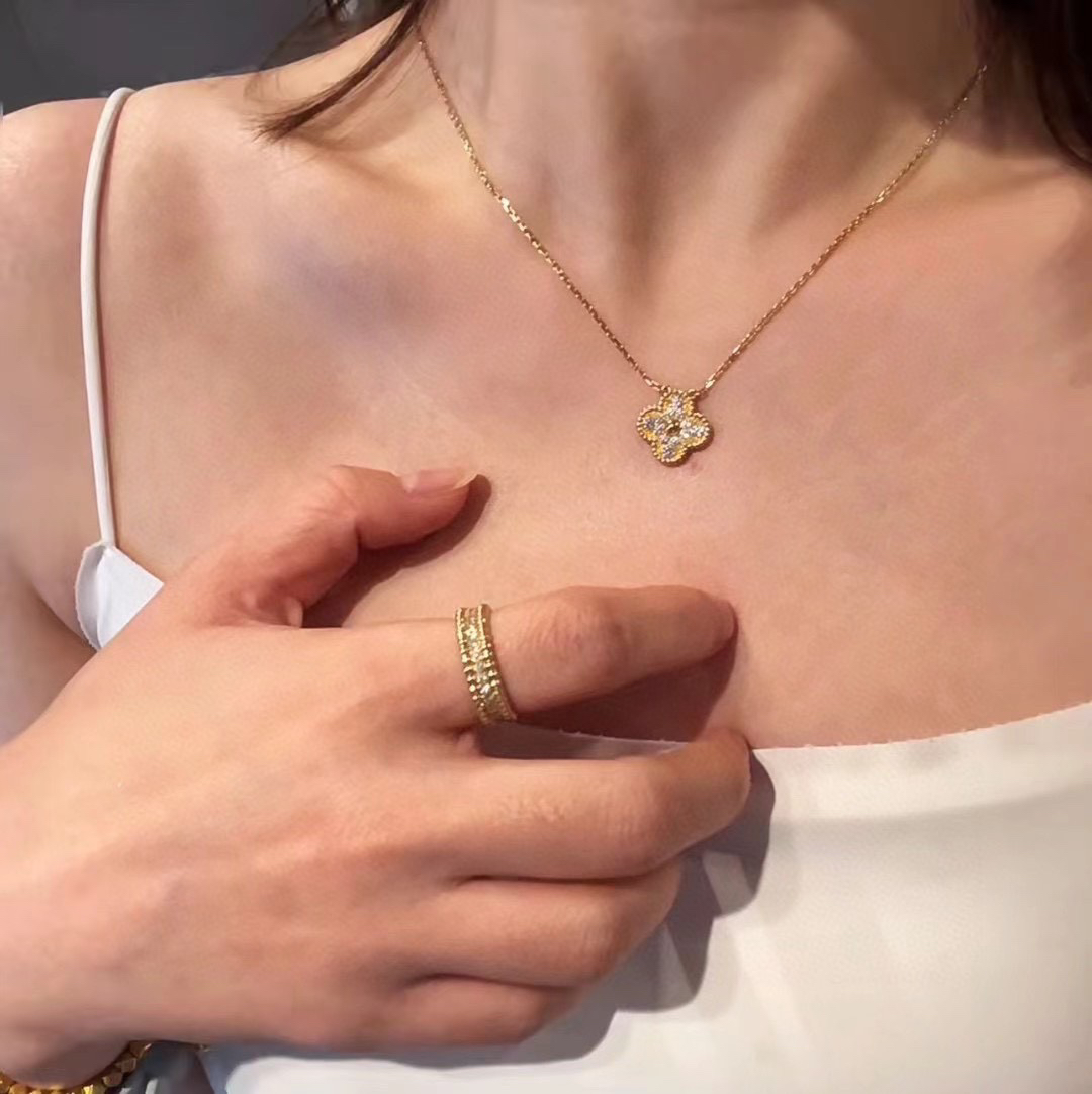 Van Cleef & Arpels necklace-138