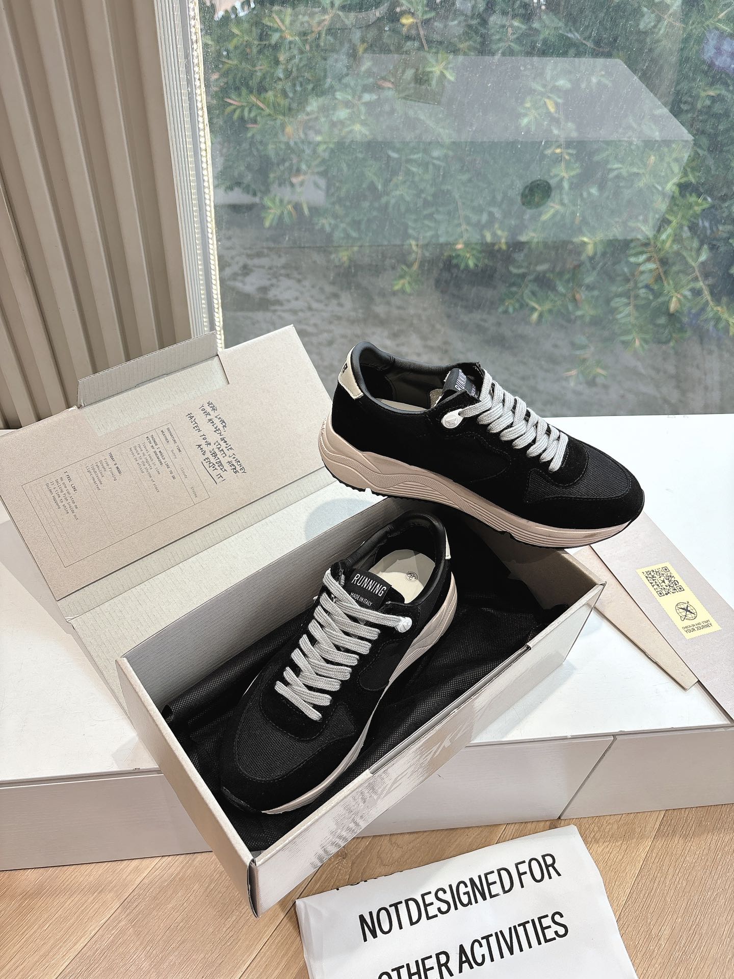 Golden Goose Sneakers-21