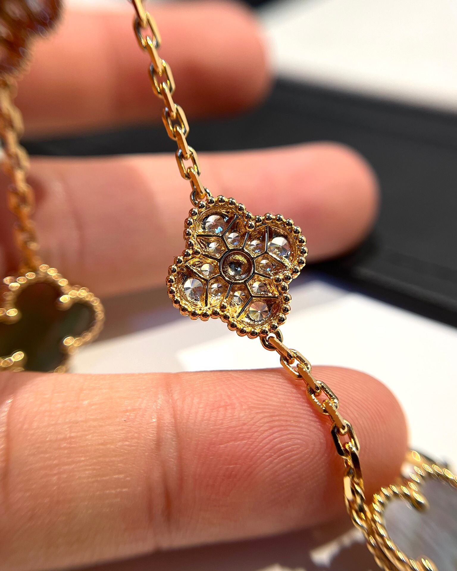 Van Cleef & Arpels Bracelet-12