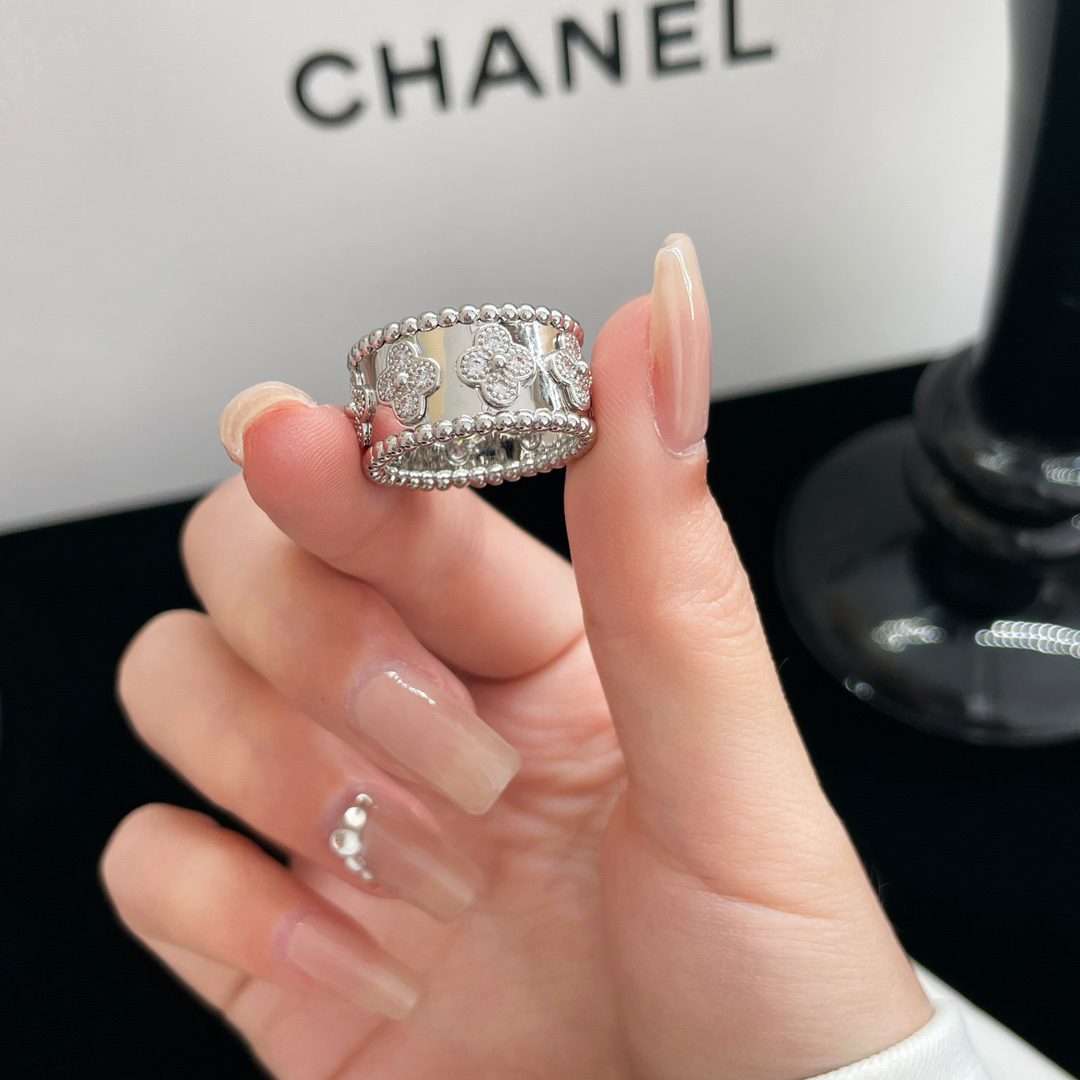 Van Cleef & Arpels ring-67