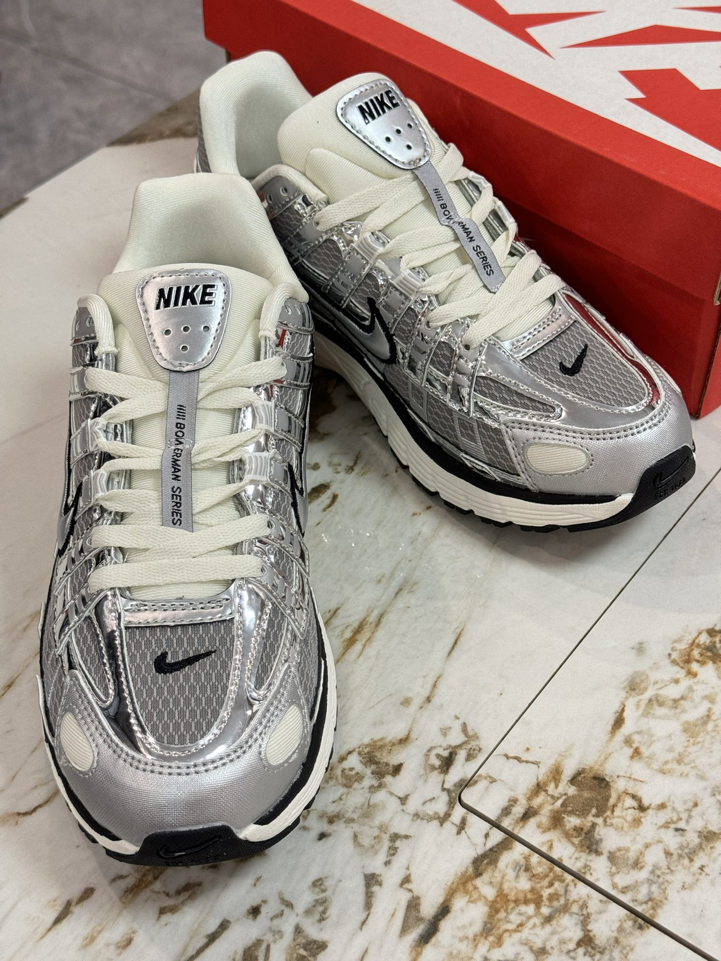 Nike Sneakers-240
