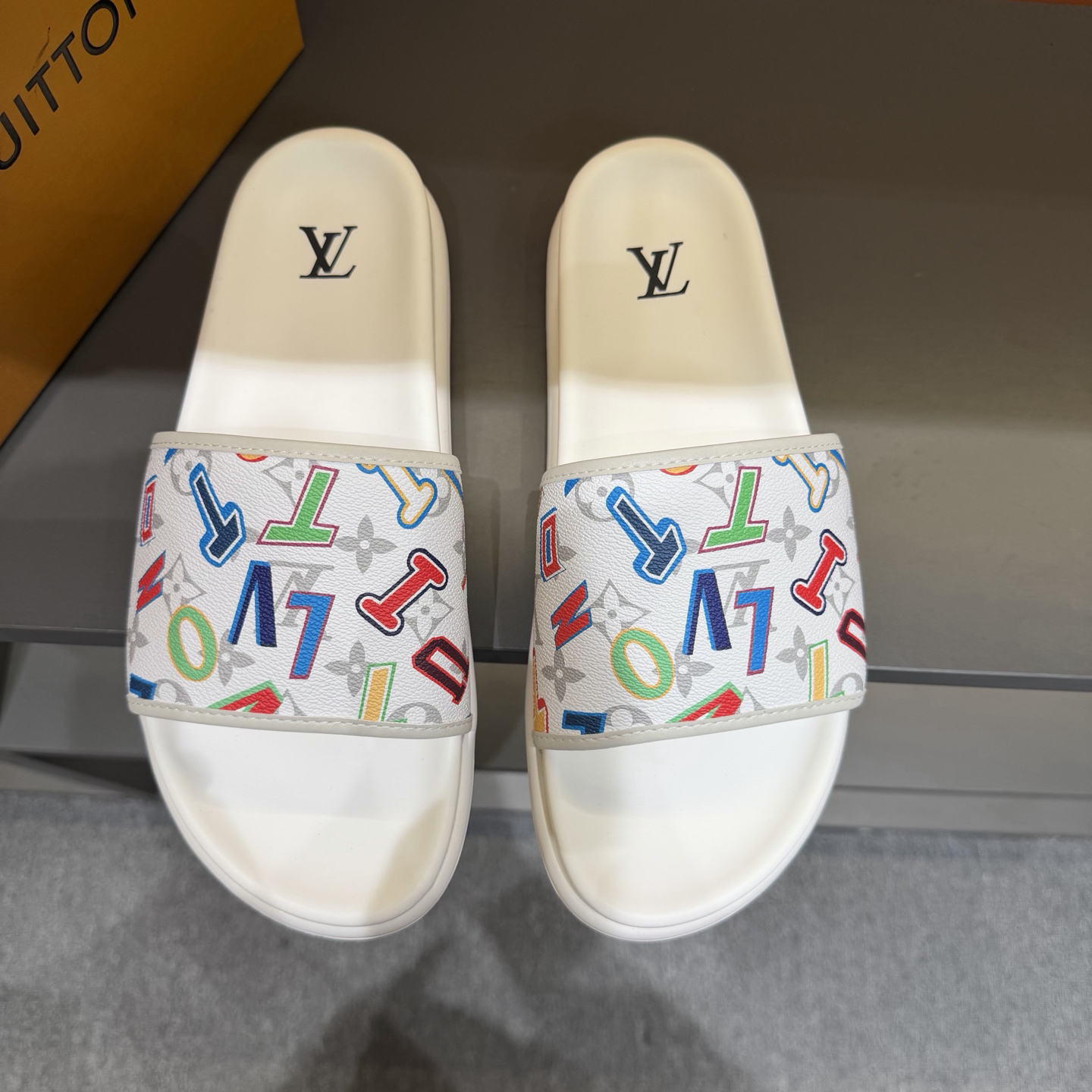 LV Summer footwear