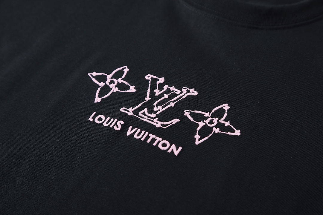 LV clothing-185