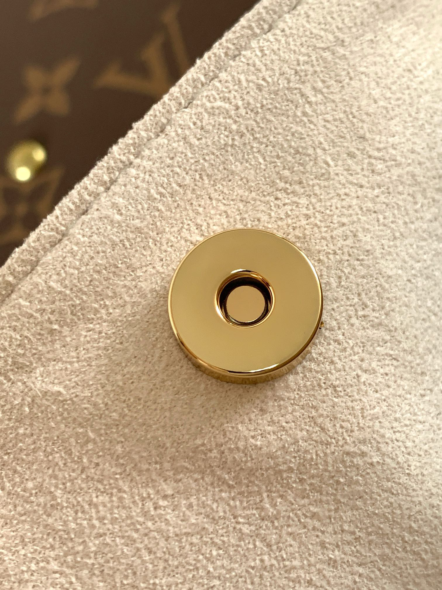 Louis Vuitton Hot New Product-199