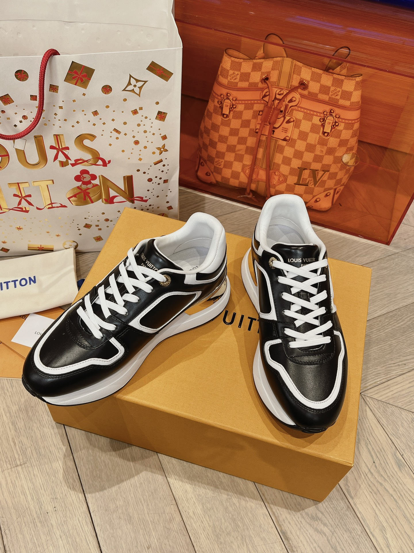 Lv Sneakers-12