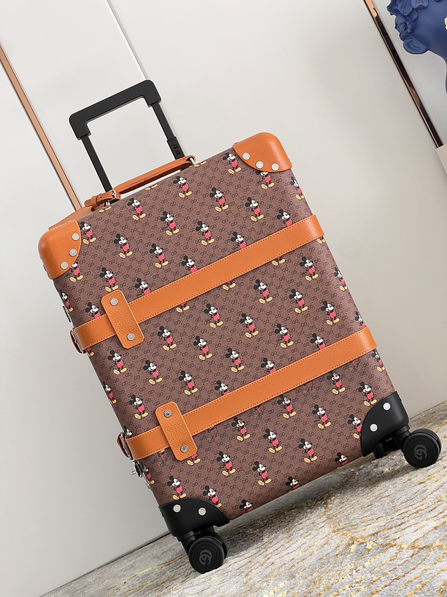Gucci luggage-2