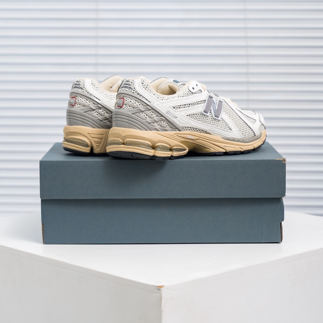 New Balance Sneakers-349